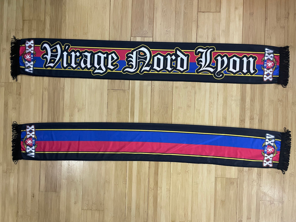 Carte Postale CP - Supporters Lyonnais OL - Virage Sud Nord Ultras Tifos